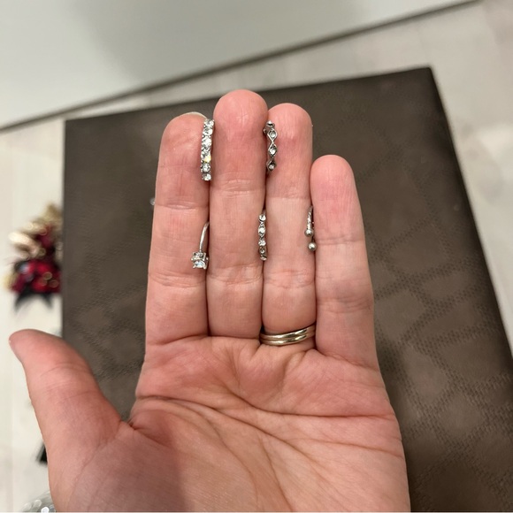 Earrings and cuff earrings - Picture 5 of 9